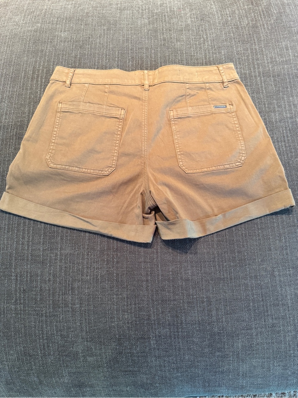 White House Black Market Tan Utility Shorts with Zip Pockets NWOT - Picture 2 of 4